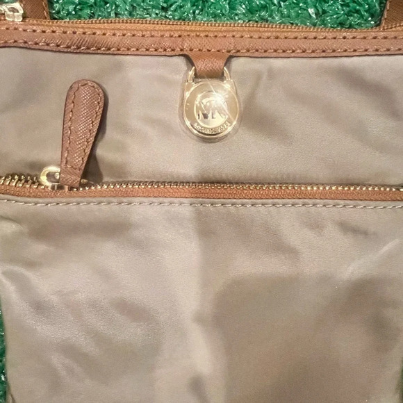 MICHAEL KORS crossbody - Picture 2 of 8